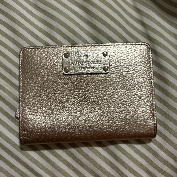 Kate spade rose gold pocket size wallet - Picture 1 of 5